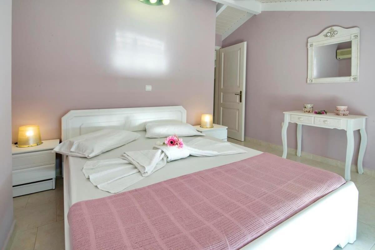 Paxoi Serene Oasis - Mylos Mediterranean Charm Arvanitakeika Buitenkant foto